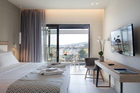 Amira Skiathos, Skiathos