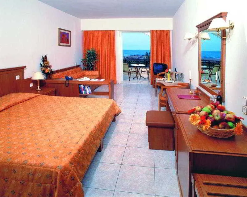 Room, Vantaris Palace, Crete