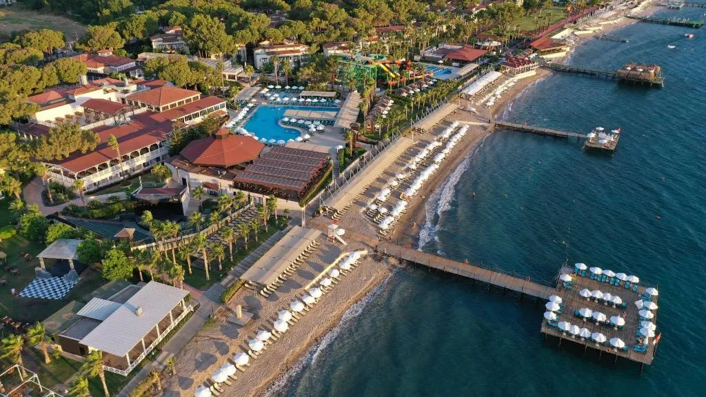 Pool, Crystal Flora Pearl Collection, Antalya