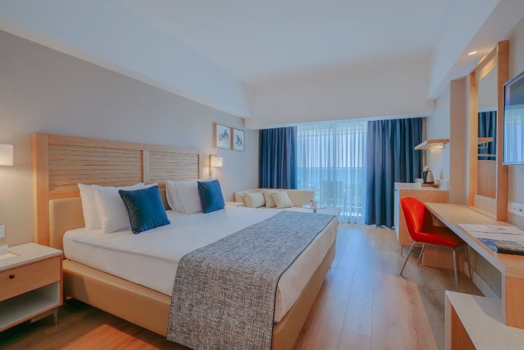 Sural Saray, Antalya