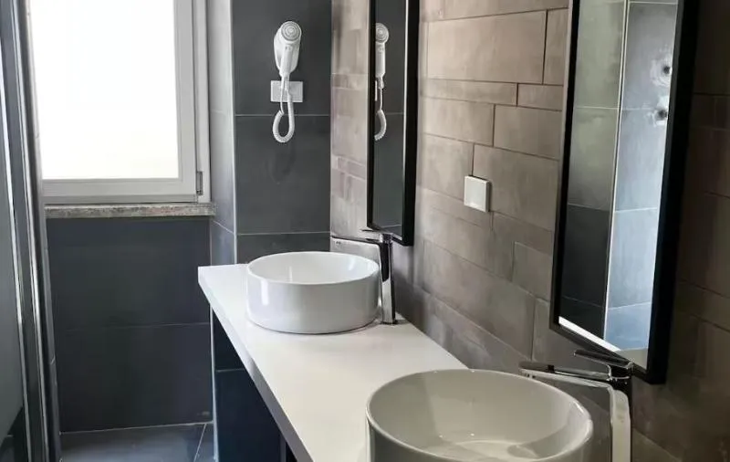 Double or Twin BASIC Room, Borgo Ripa Urban Travel, Rome