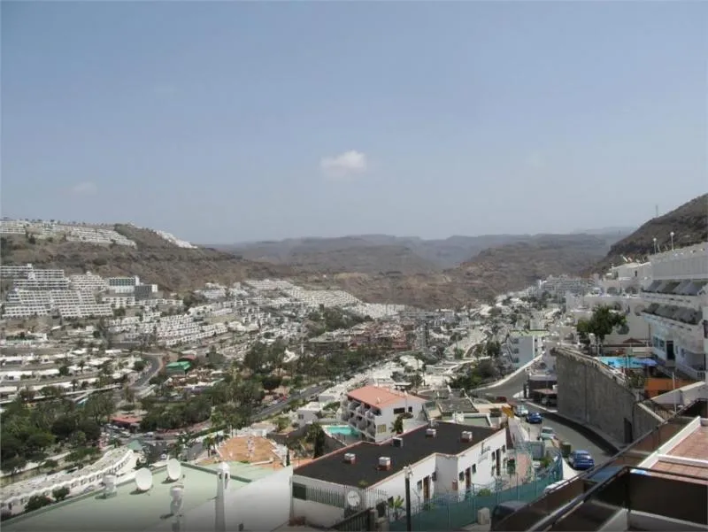 Room, Miriam, Gran Canaria