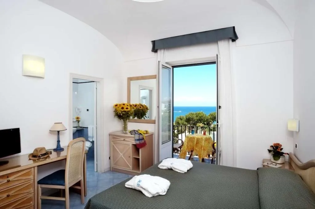 DOUBLE CLASSIC SEA VIEW Room, Terme Floridiana, Naples