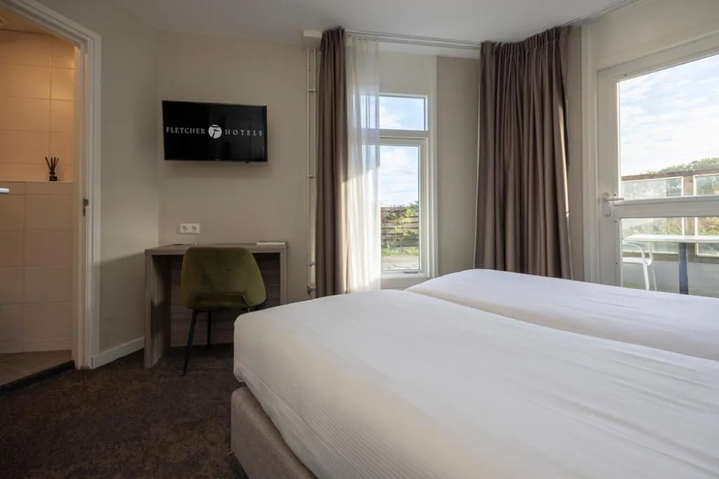 DOUBLE WITH TERRACE Room, Fletcher Hotel-Restaurant Spaarnwoude, Amsterdam