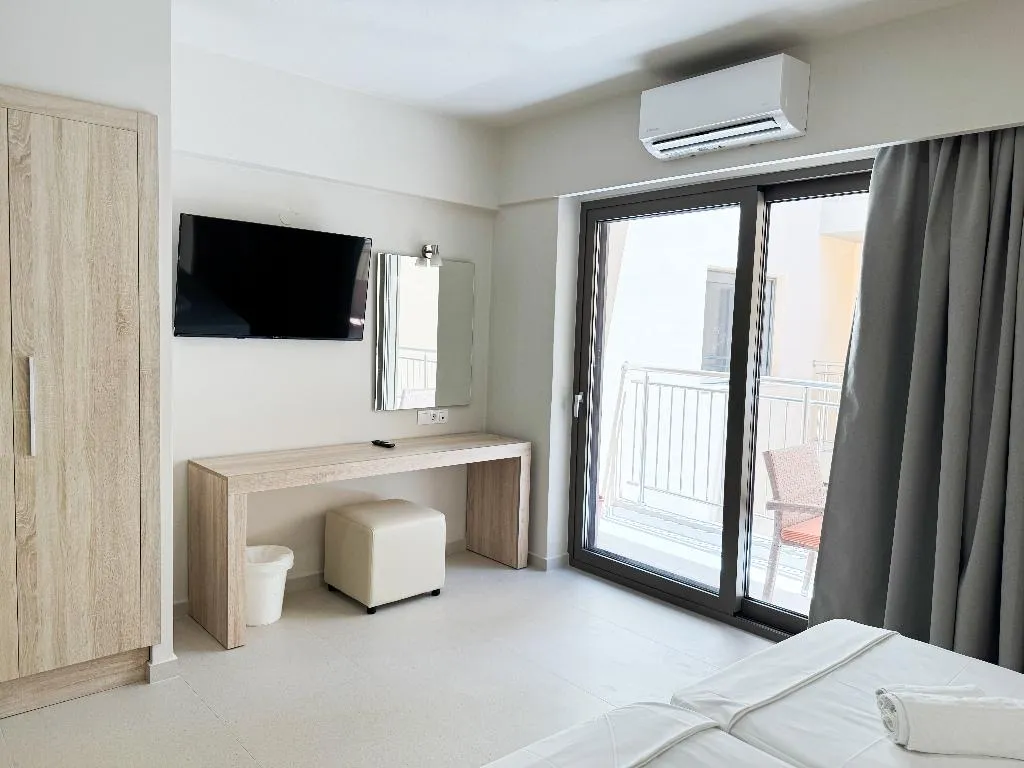 STUDIO BASIC Room, Acropolis Apartments, Crete