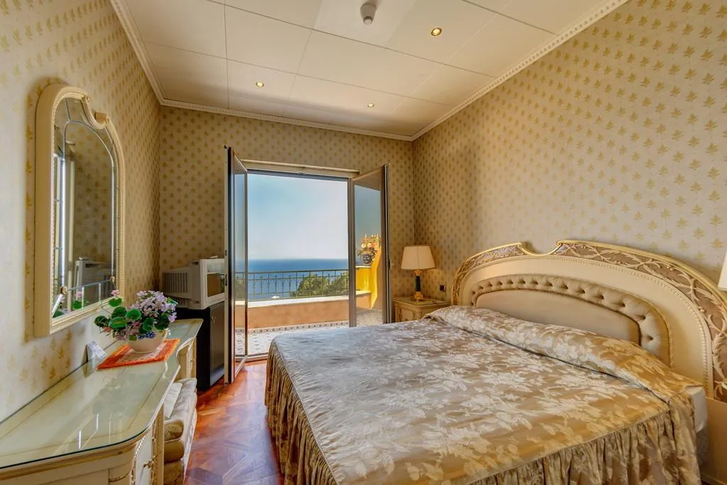 DOUBLE DELUXE SEA VIEW Room, Villa Riis, Taormina