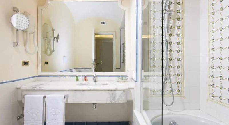 Double or Twin CLASSIC Room, Grand Hotel Capodimonte, Naples