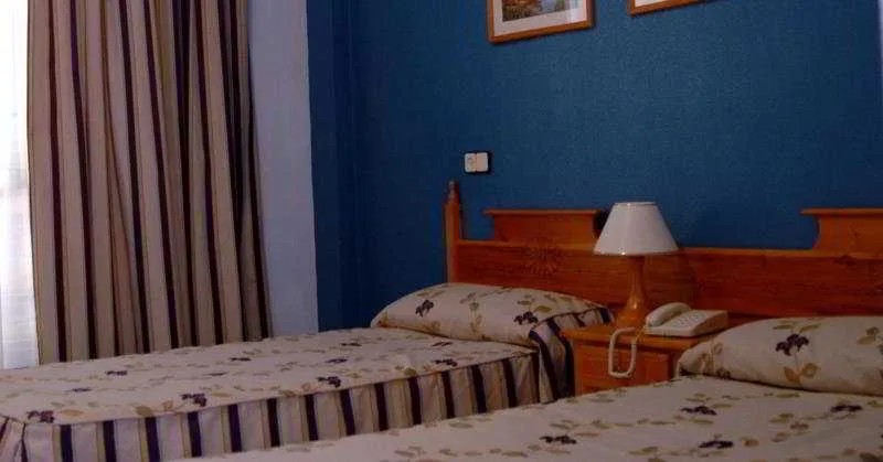 Room, Torre de los Guzmanes, Andalucia