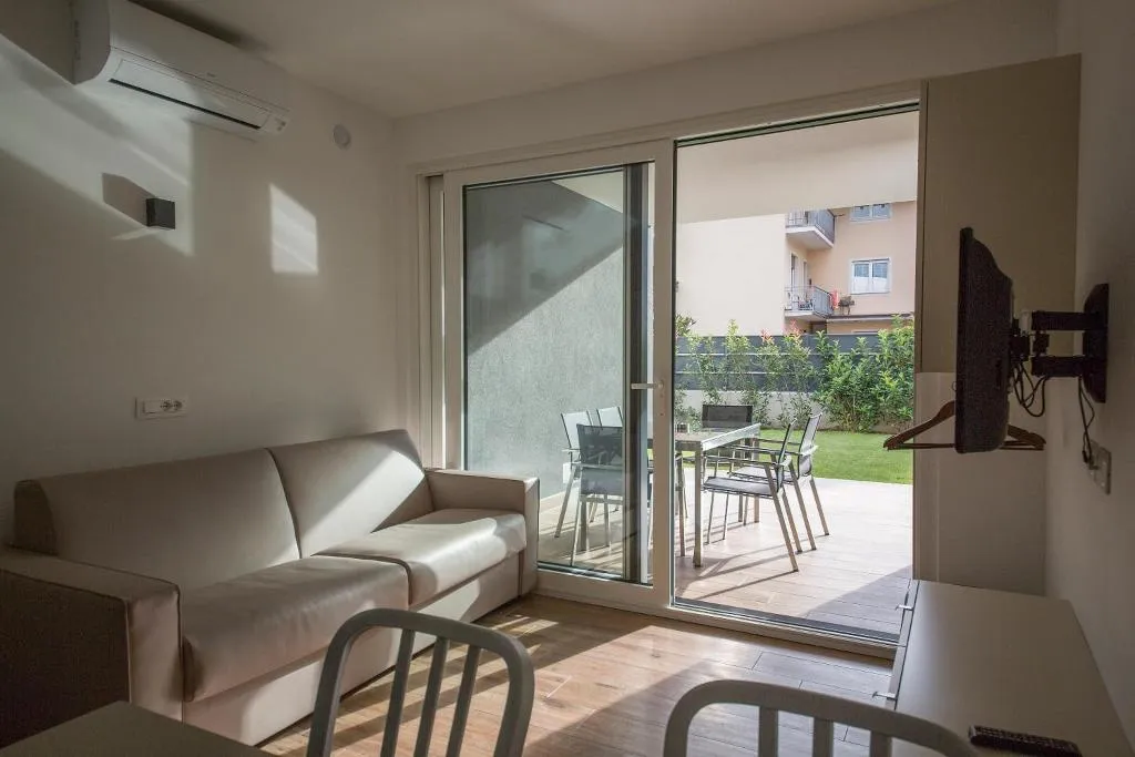 APARTMENT TWO BEDROOMS Room, Riva Lake Lodge, Milan
