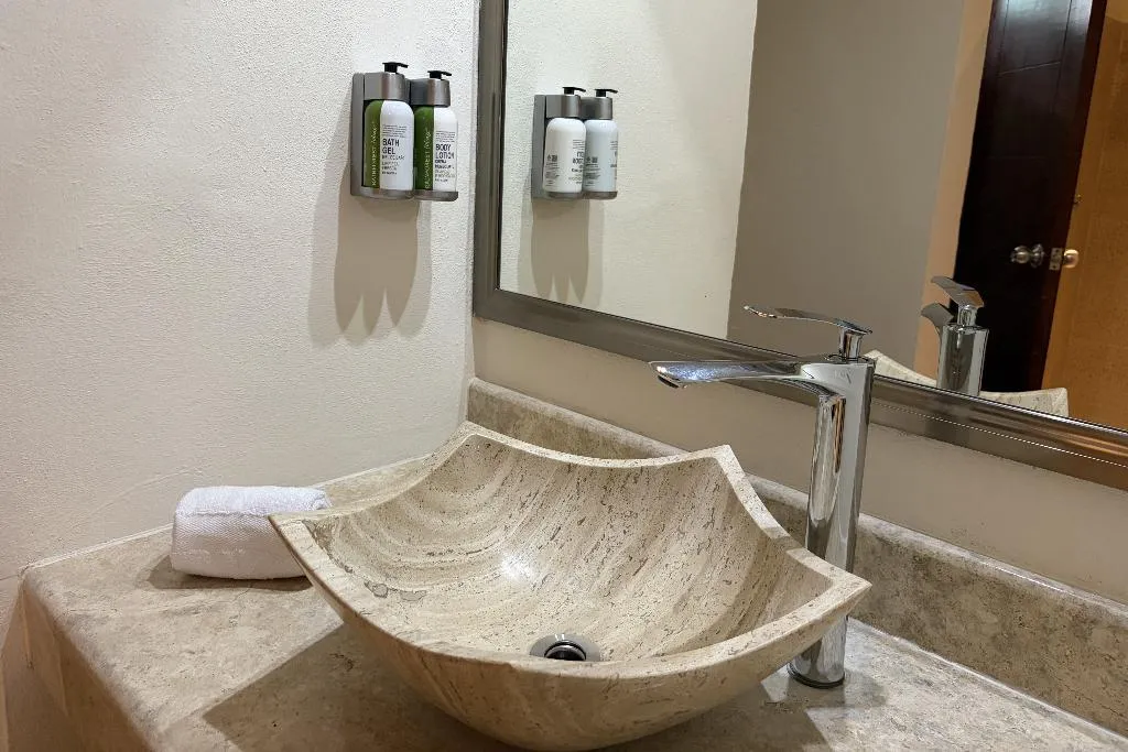DOUBLE KING BED NON SMOKING Room, Days Inn by Wyndham Playa del Carmen, Playa Del Carmen