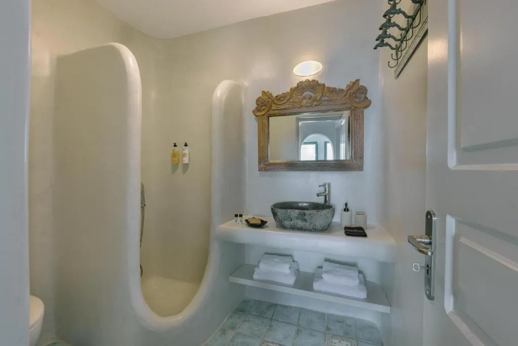 SUITE SUPERIOR WITH DOUBLE BED Room, Afroessa Hotel, Santorini