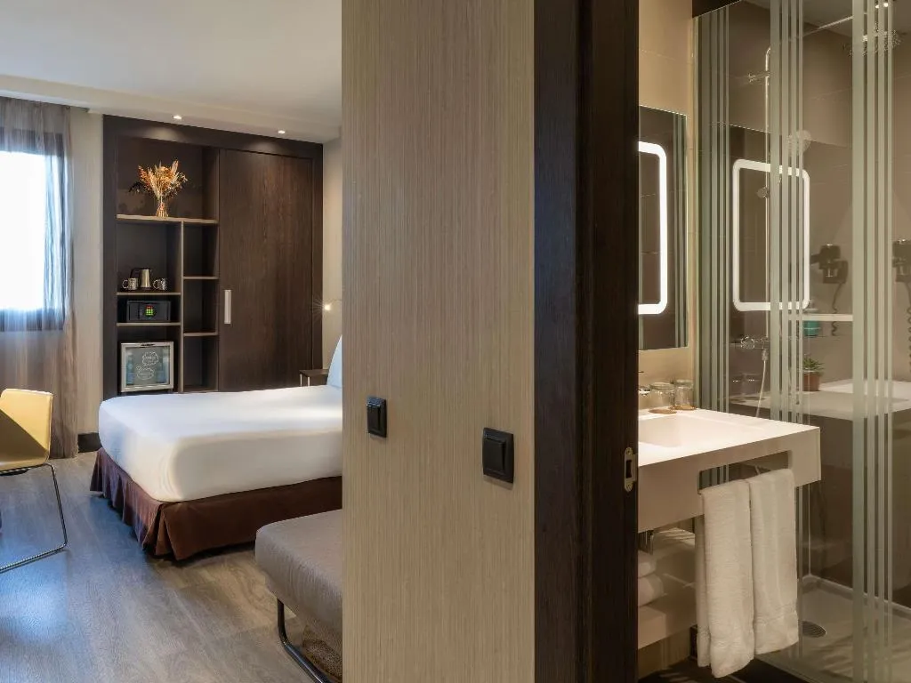 Room, Novotel Madrid Center, Madrid