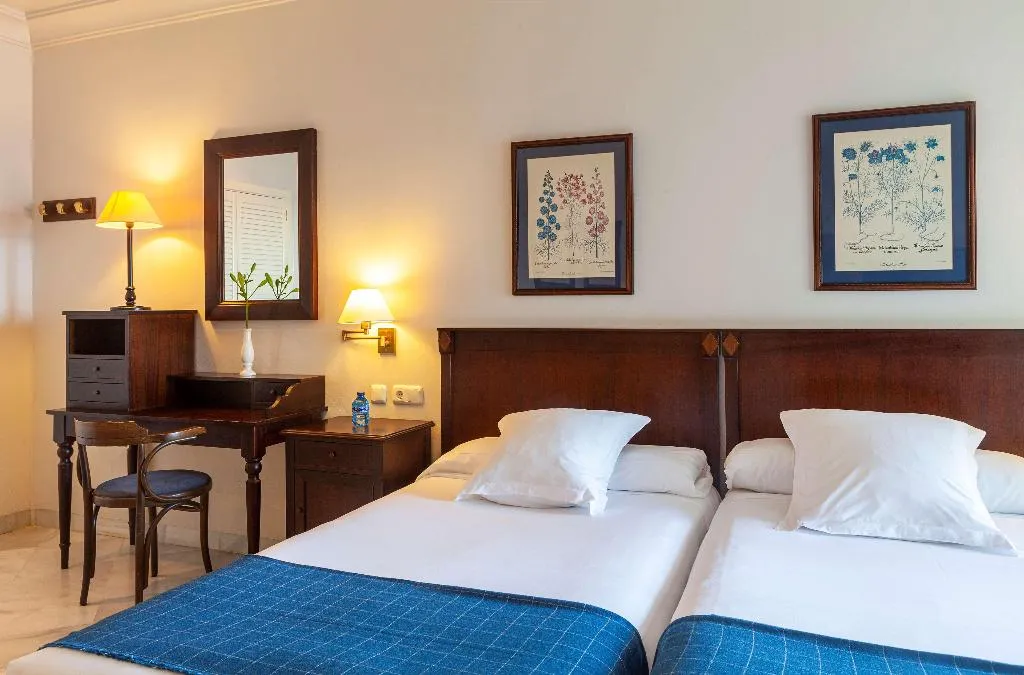 Room, Duque de Najera, Costa De La Luz