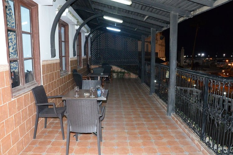 Continental, Tangier