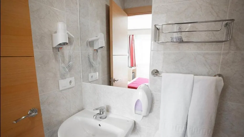Room, Amic Colon, Majorca
