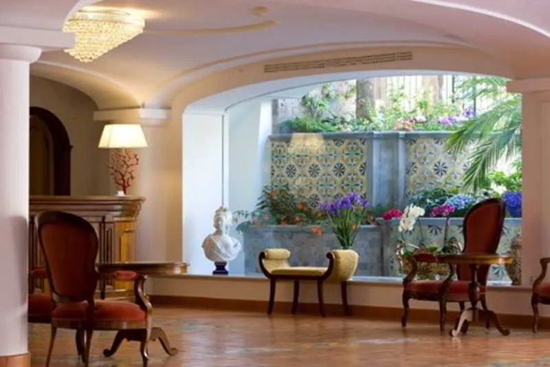 Lobby, Grand Hotel la Favorita, Naples