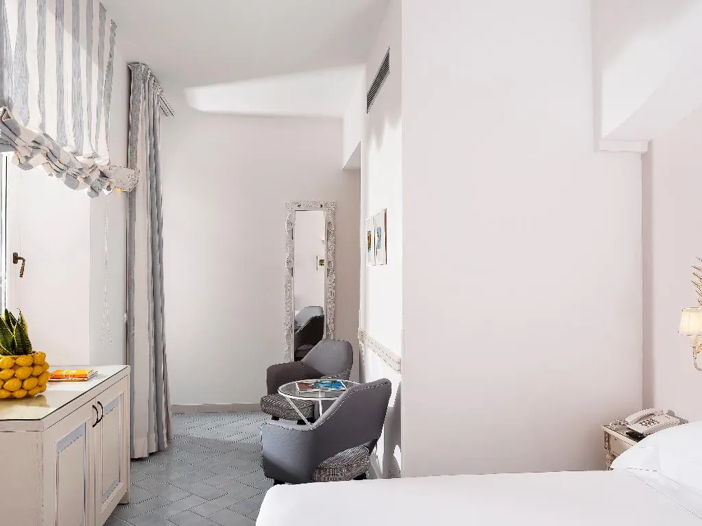 DOUBLE SUPERIOR WITH TERRACE Room, Casa Mariantonia, Naples