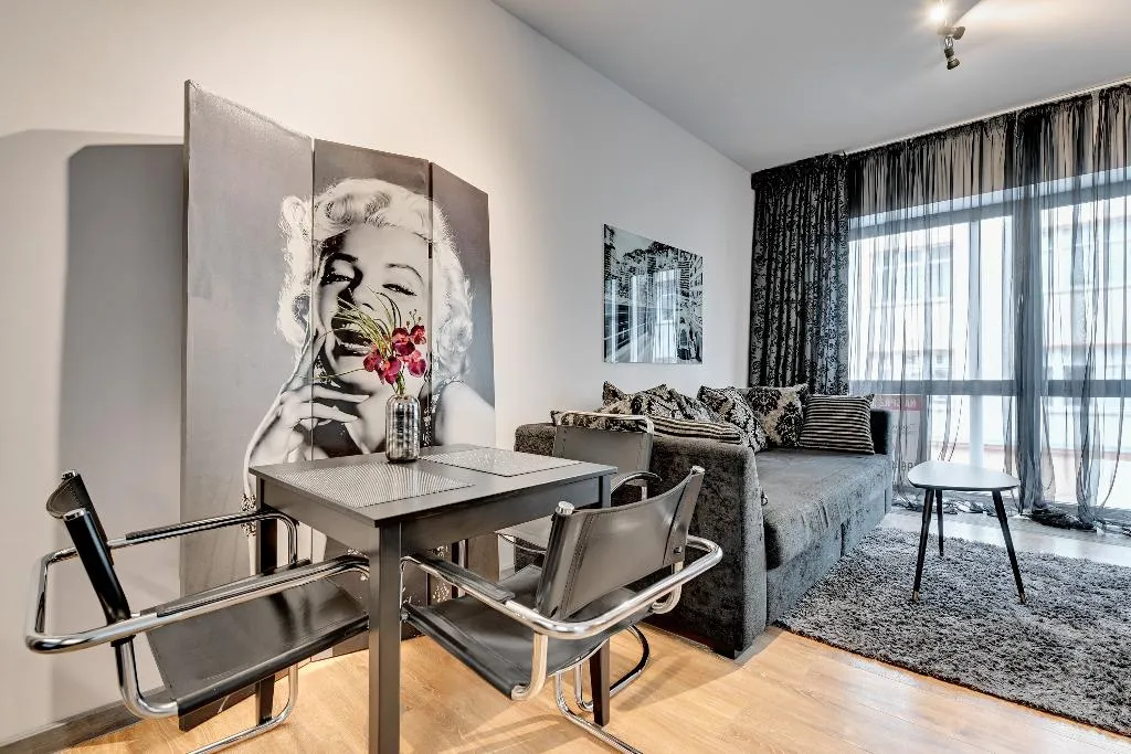 APARTMENT DELUXE ONE BEDROOM Room, Dom & House Apartments Baltiq Plaza, Gdansk