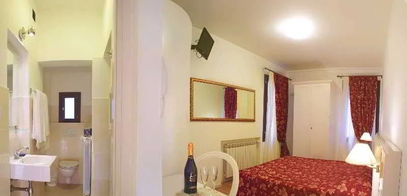 Room, Ai Tolentini, Venice