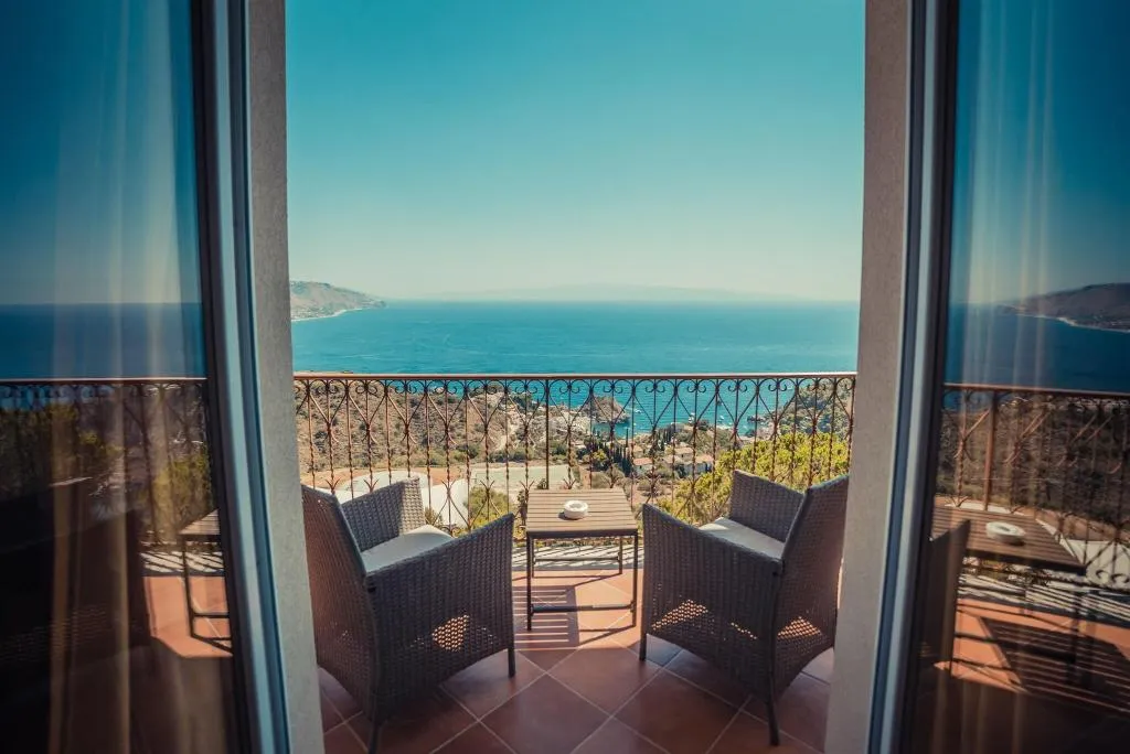 TWIN SUPERIOR SEA VIEW Room, Grand Hotel Miramare, Taormina