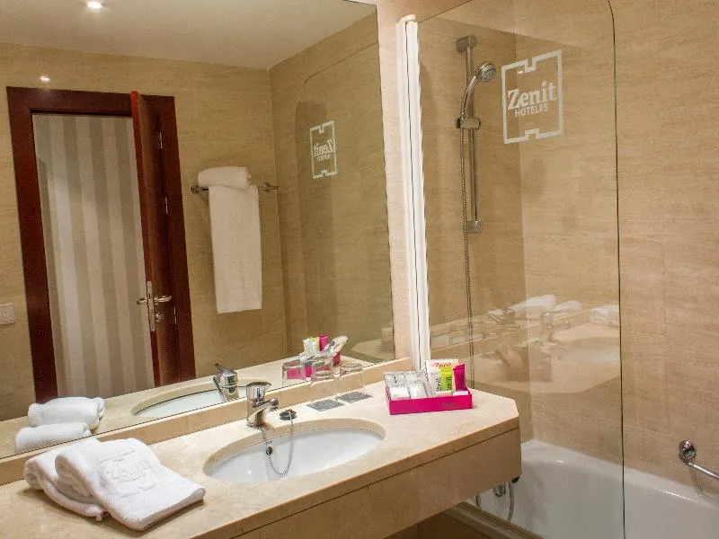 DOUBLE STANDARD Room, Zenit Malaga, Costa Del Sol