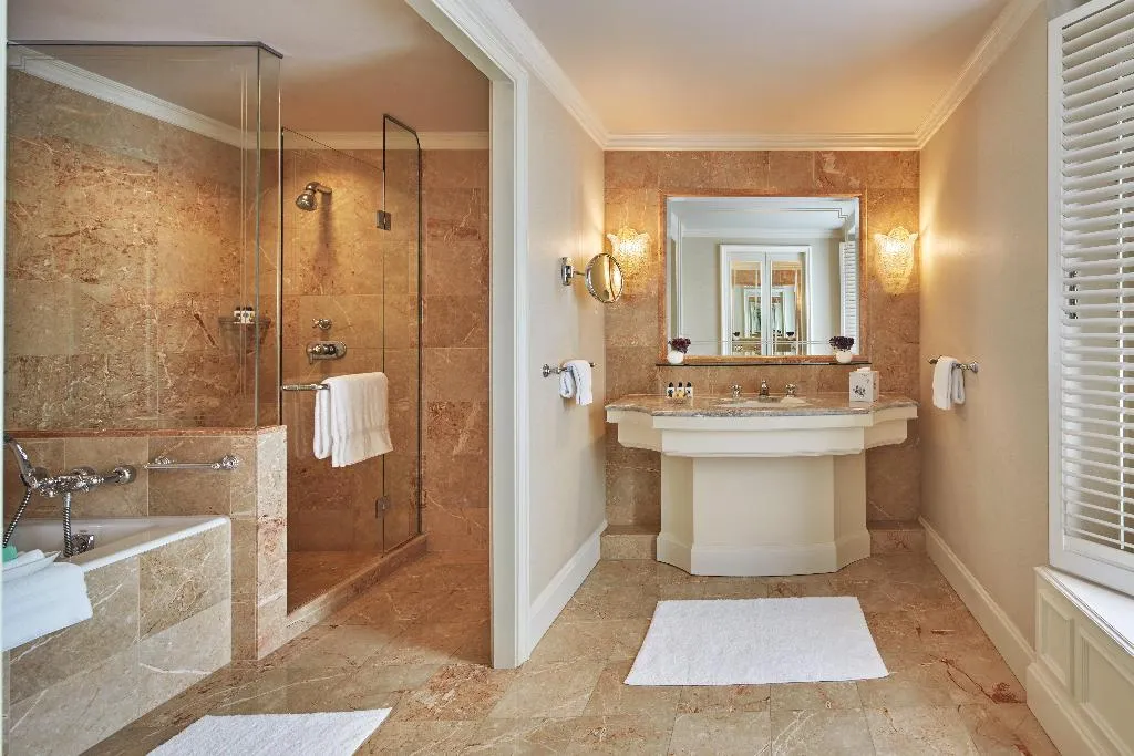 TWIN CLASSIC Room, Regent Berlin, Berlin