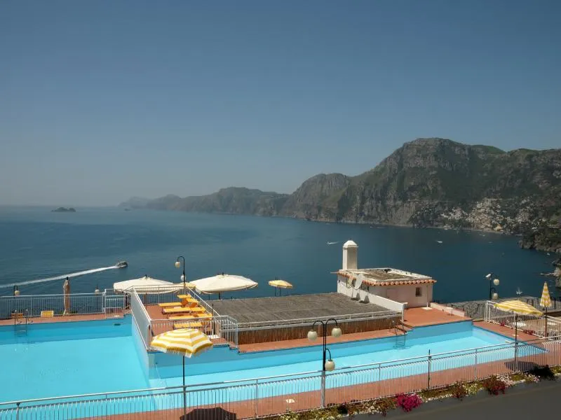 Pool, Tramonto D'oro, Naples