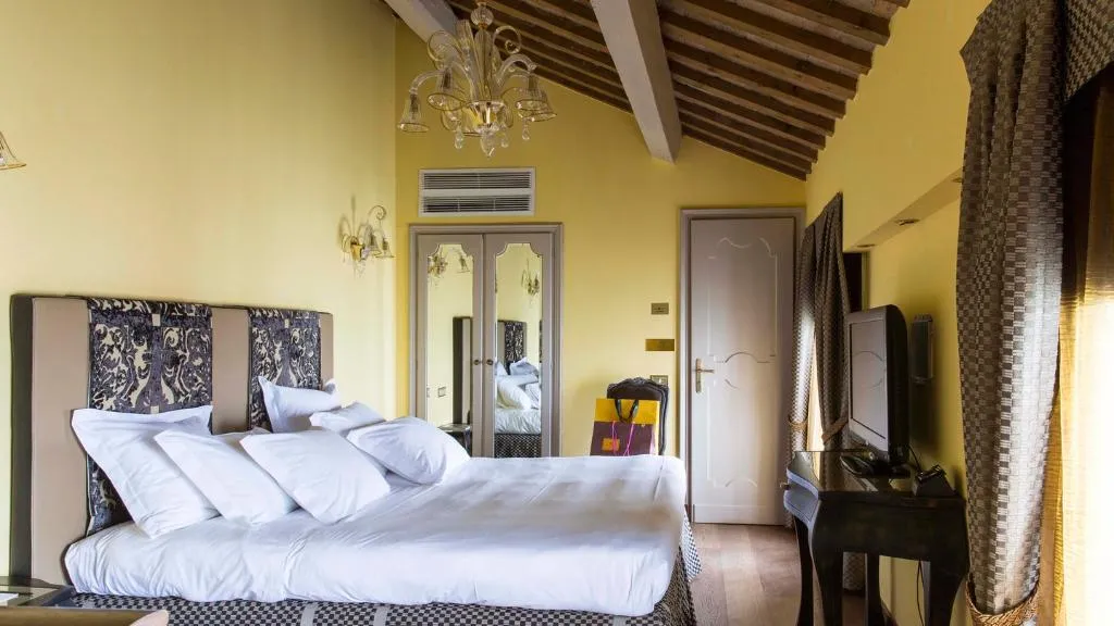 TRIPLE DELUXE Room, NH Collection Venezia Grand Hotel Palazzo dei Dogi, Venice