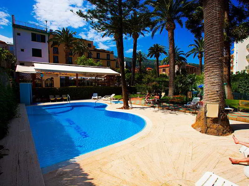 Pool, Eden, Naples