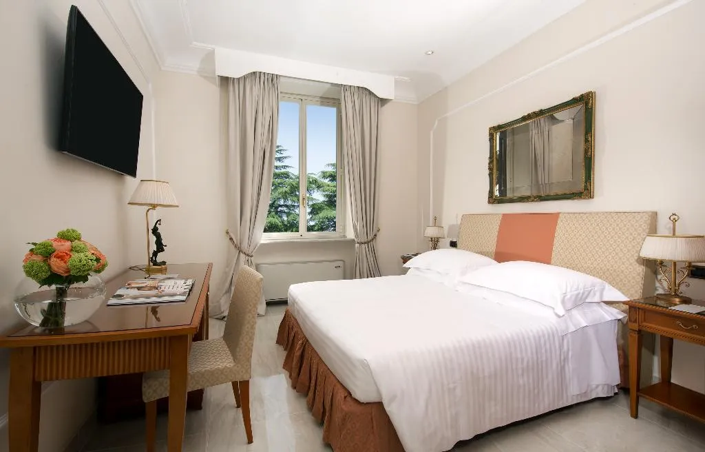 Double or Twin PRESTIGE Room, Aldrovandi Villa Borghese, Rome