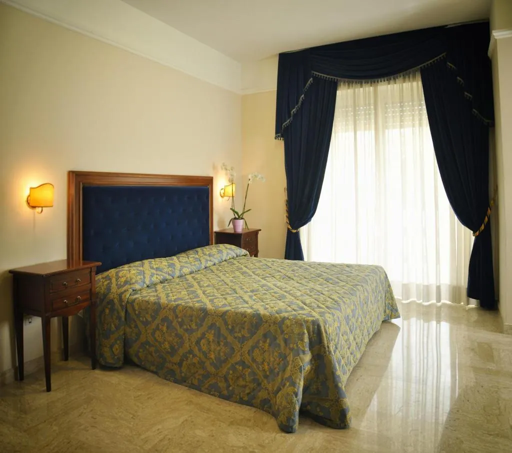 Double or Twin STANDARD Room, Mondial Park Hotel, Rome