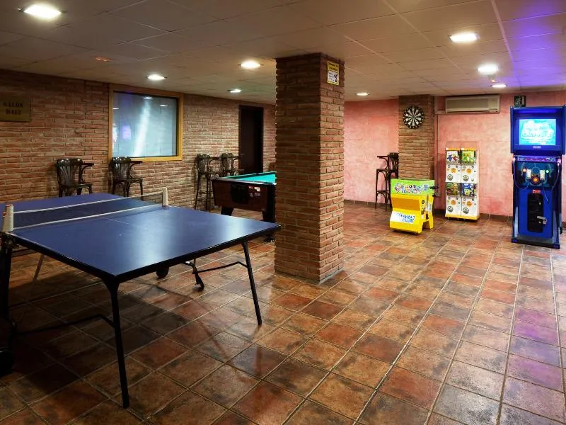 Sports and Entertainment, htop Palm Beach, Costa Brava