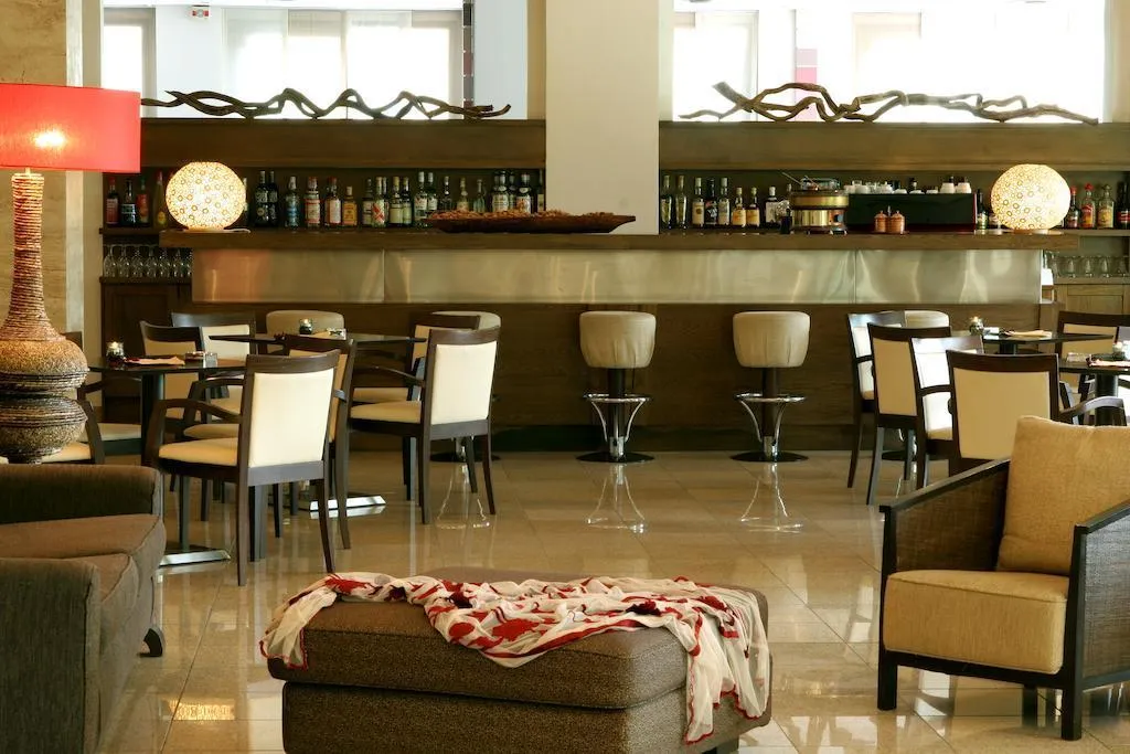 Lobby, Antonios, Kalamata