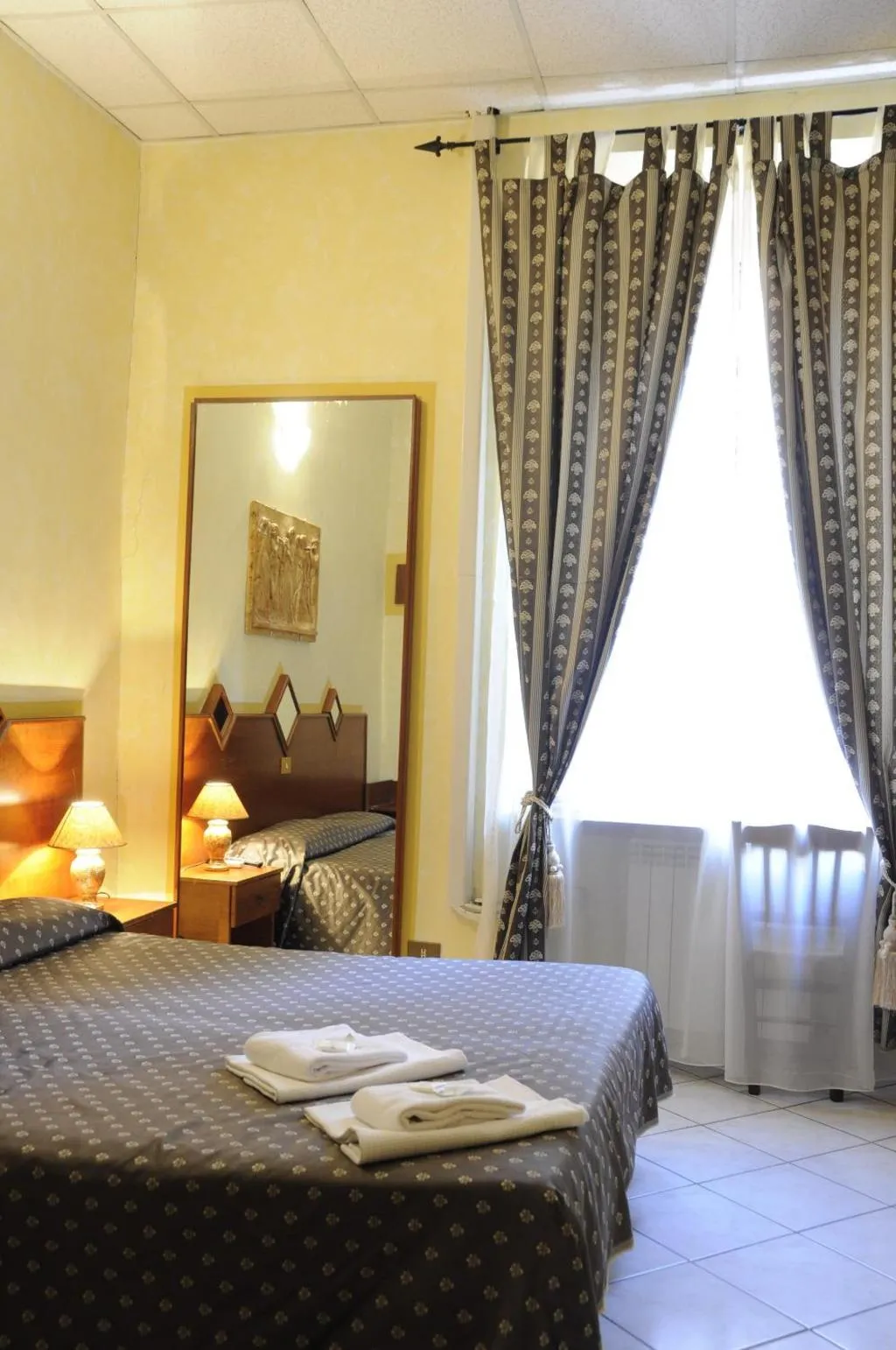 TRIPLE STANDARD Room, Hotel Farini, Rome