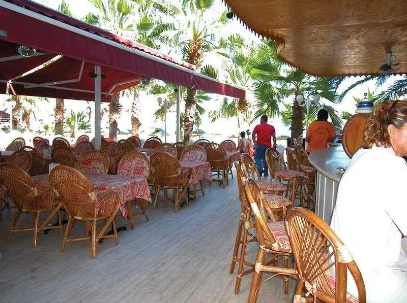 Bar, Palm Beach, Dalaman