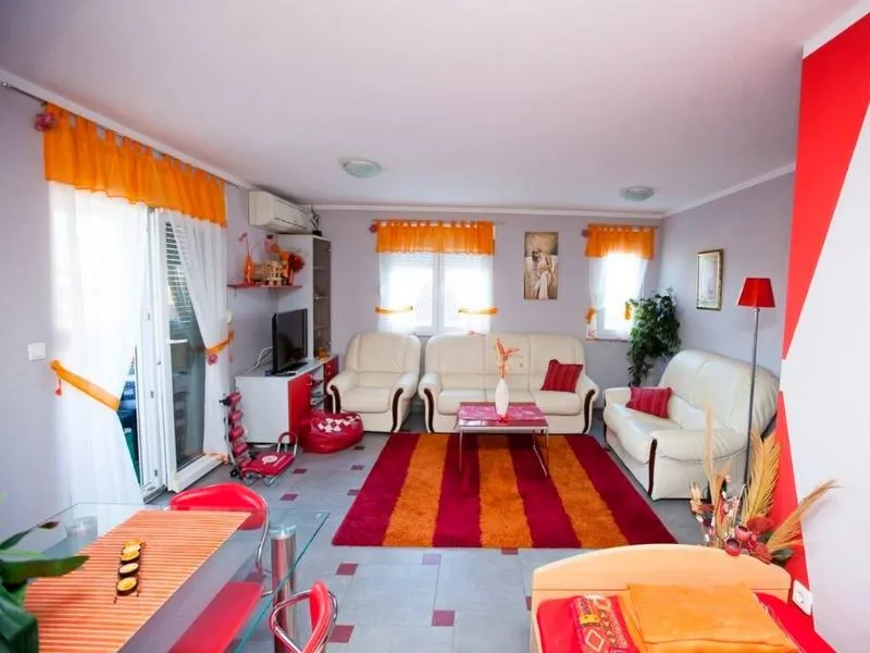 APARTMENT CAPACITY 6 TWO BEDROOMS Room, Saric, Istria