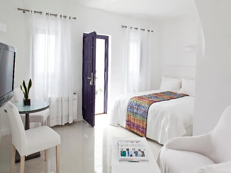 JUNIOR SUITE SEA VIEW Room, Katikies Chromata Santorini - The Leading Hotels, Santorini