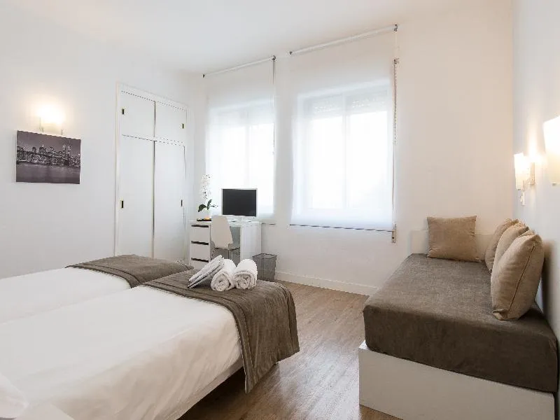 DOUBLE STANDARD Room, NeoMagna Madrid, Madrid