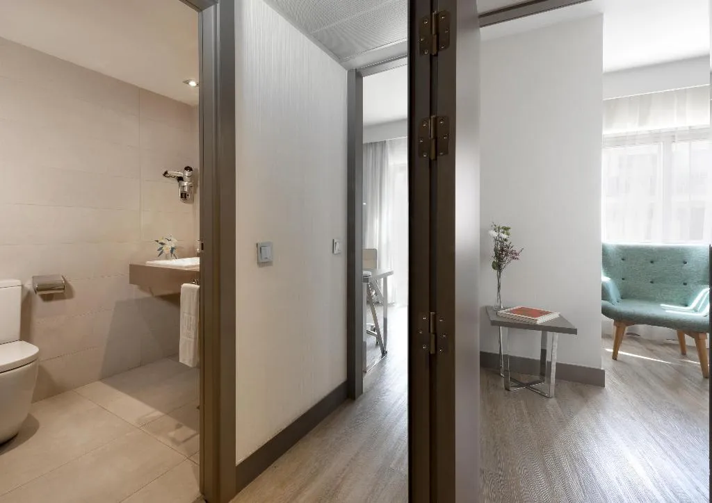 FAMILY ROOM CONNECTING ROOM Room, NH Madrid Zurbano, Madrid