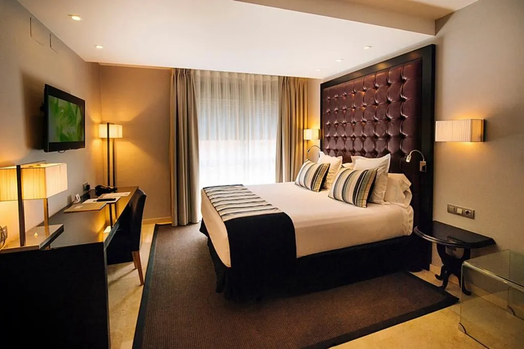 Room, Mirador de Chamartin, Madrid