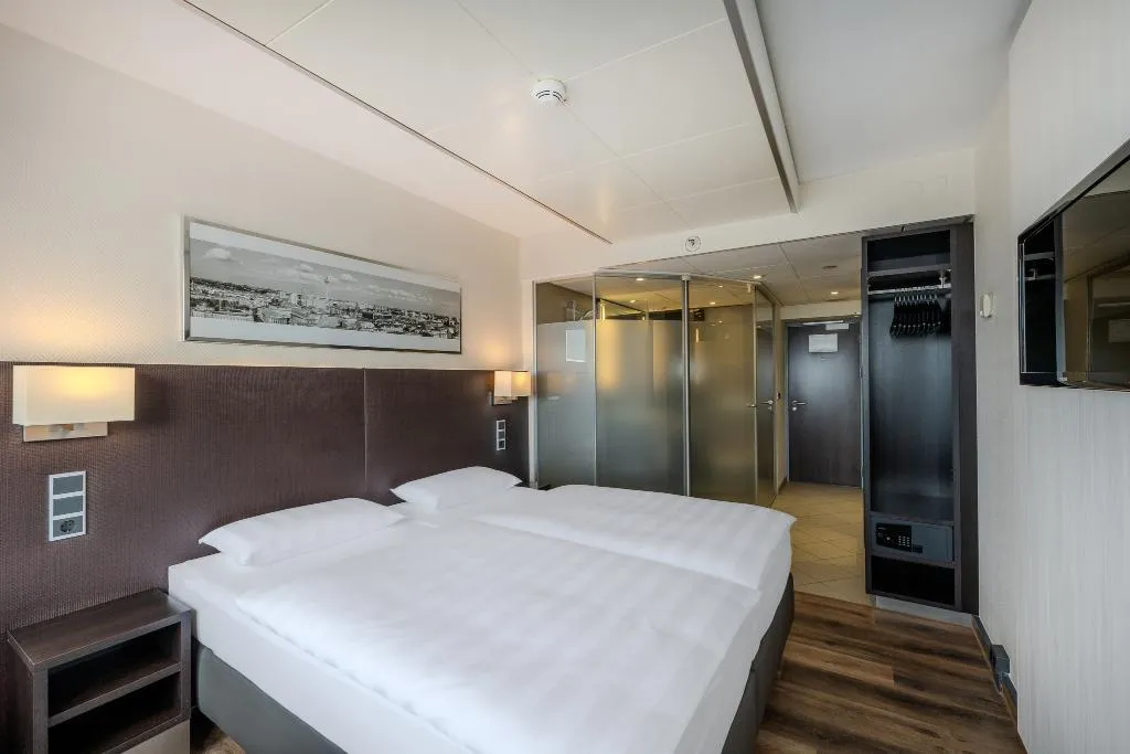 DOUBLE SINGLE USE CITY VIEW Room, Park Inn by Radisson Berlin Alexanderplatz, Berlin