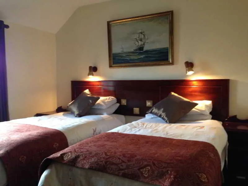 Room, Maddens Bridge Bar and Restaurant, Cork