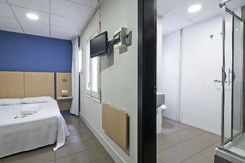 Room, Putxet by Gaiarooms, Barcelona