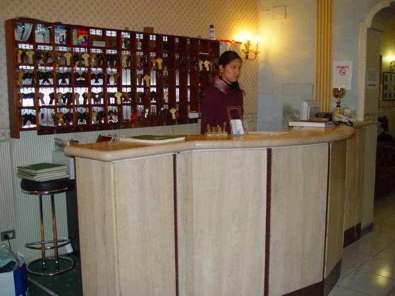 Lobby, Repubblica, Rome