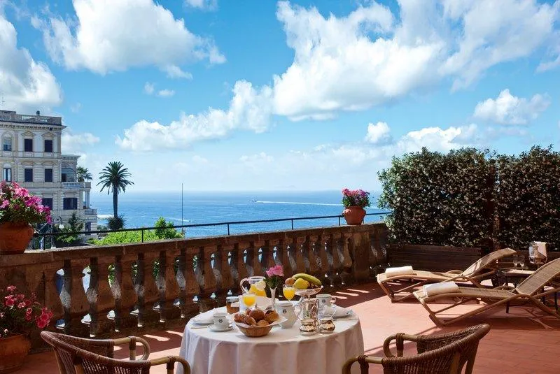DOUBLE SUPERIOR Room, Grand Hotel Excelsior Vittoria Spa, Naples