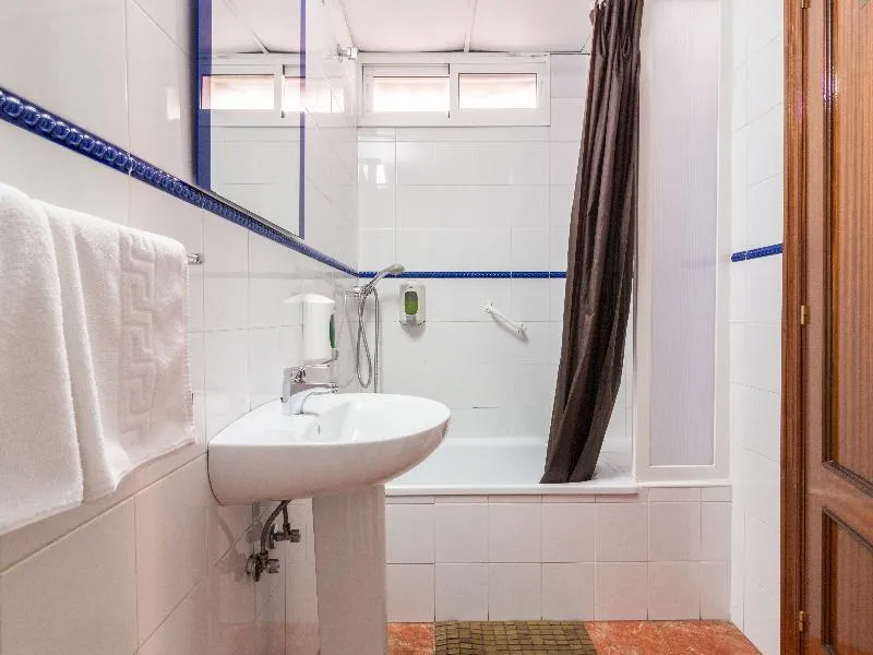 TWIN STANDARD Room, Jentoft, Seville
