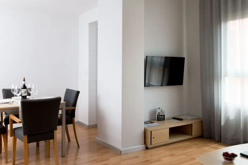 APARTMENT CAPACITY 6 Room, Valenciaflats Ciudad de las Ciencias, Valencia