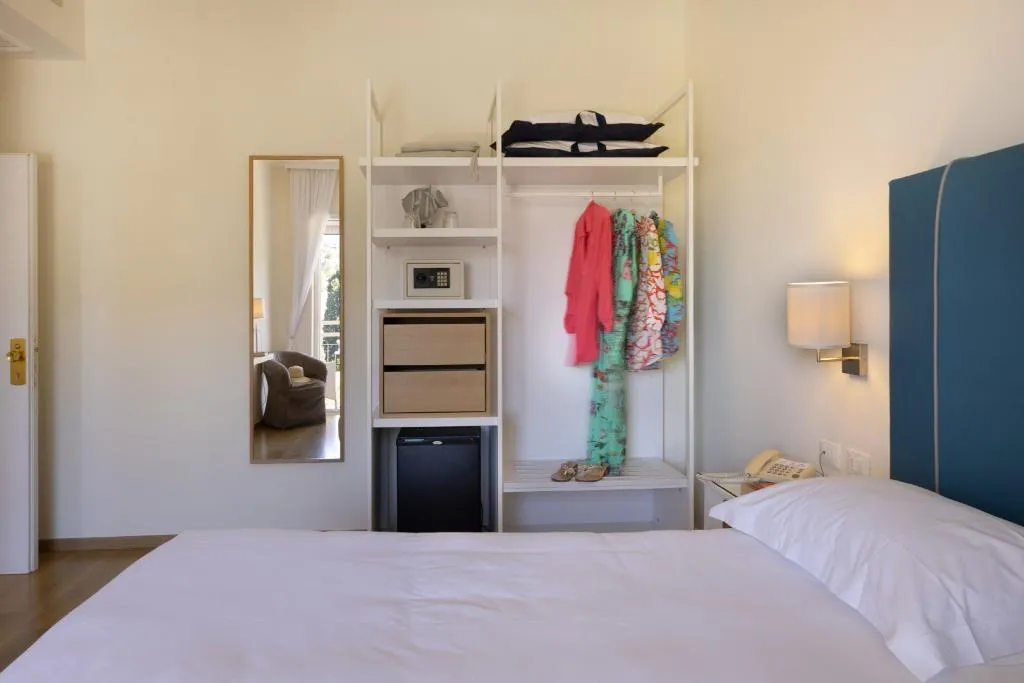 Double or Twin SEA VIEW WITH BALCONY Room, Hotel Regina Sorrento, Naples