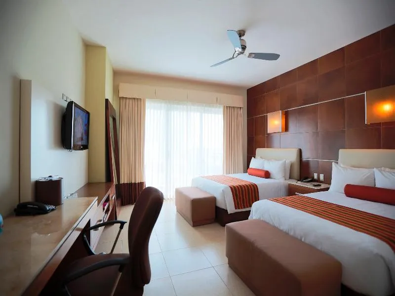 DOUBLE KING SIZE BED Room, Krystal Urban Cancún & Beach Club, Cancun Area