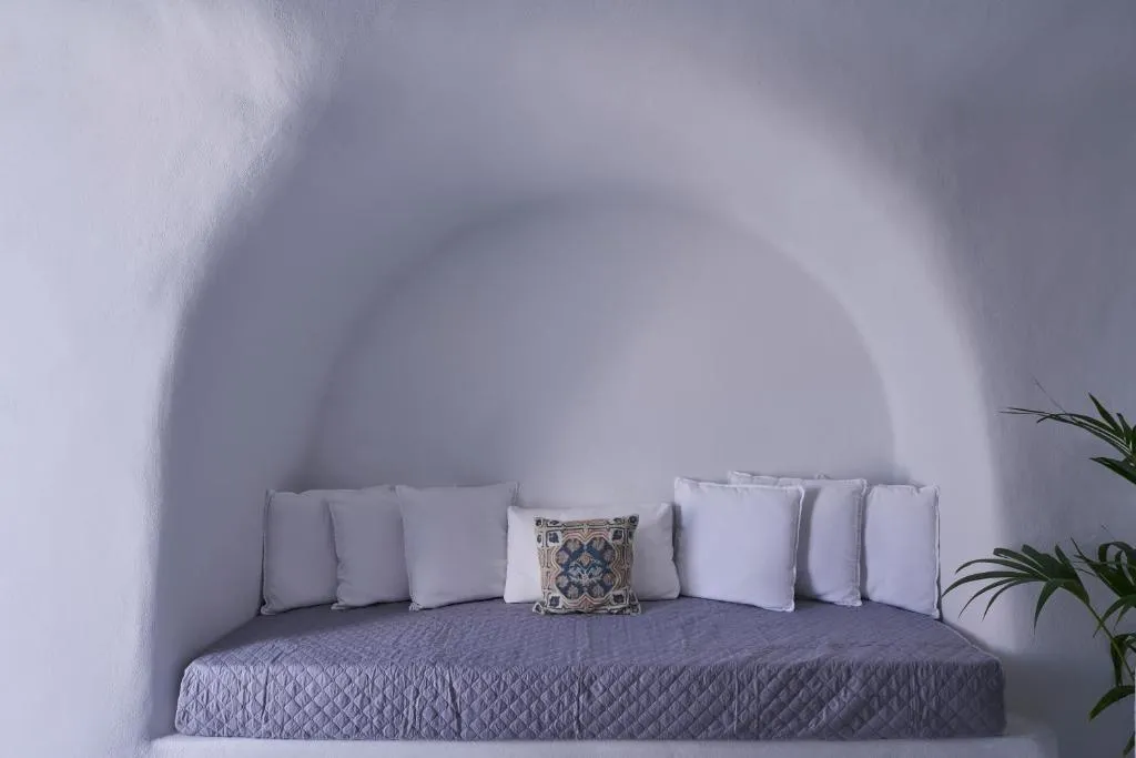 SUITE WITH JACUZZI Room, Fava Eco Suites, Santorini